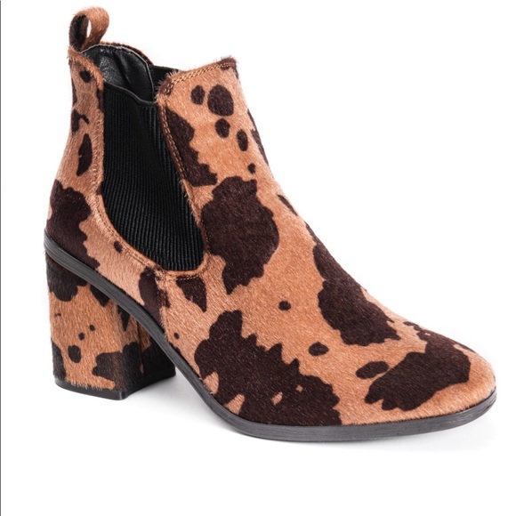 Water Resistant Cognac Animal Print Ankle Booties - Picture 7 of 8